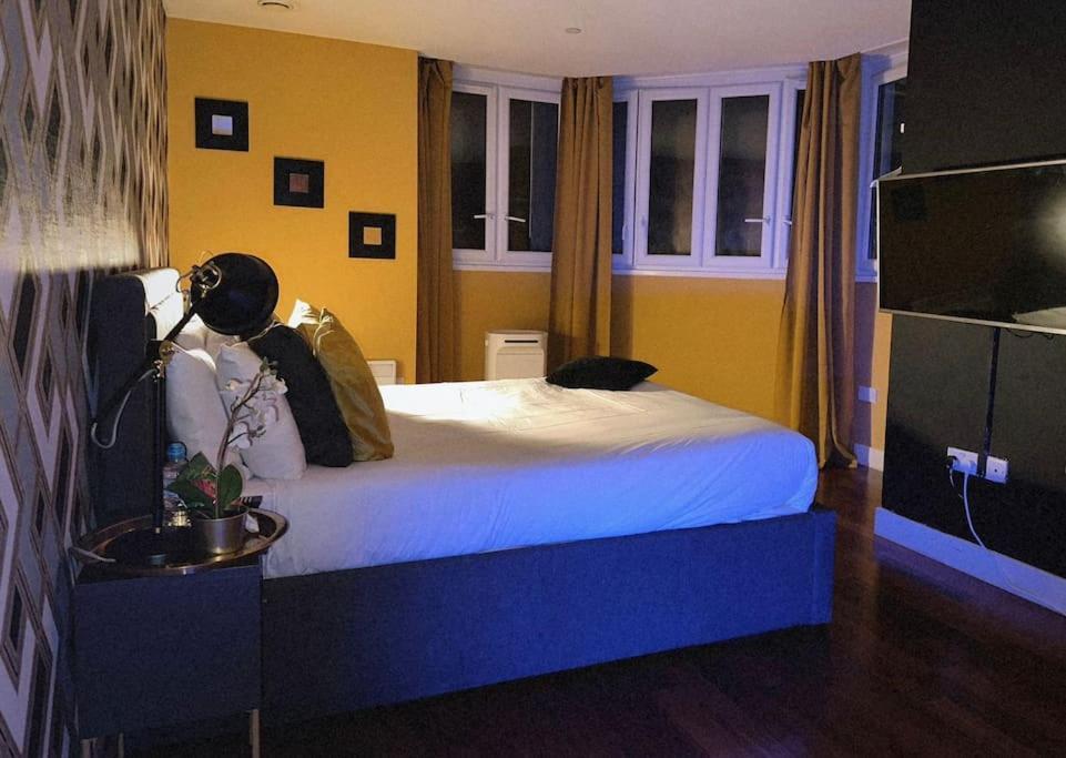 Cosy City Centre Apartment With Parking Бирмингем Экстерьер фото