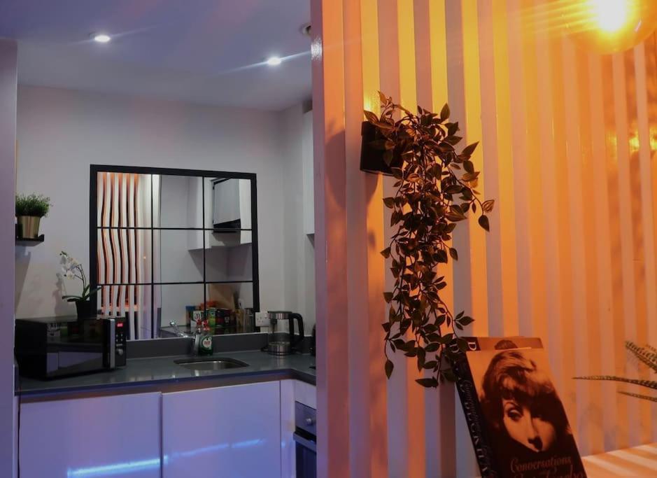 Cosy City Centre Apartment With Parking Бирмингем Экстерьер фото